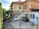 Кодк 62948. Двуетажна тухлена къща 150м2 с двор 1900м2. Къщата е с плоча между етажите и по четири о