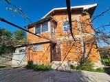 Продава се самостоятелна къща в кв. Изгрев, гр. Хасково