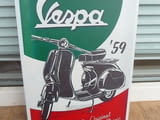 Метална табела мотор Vespa 59 година скутер градски улички мотопед