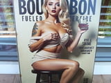 Метална табела уиски Bourbon еротика блондинка чаша столче бар